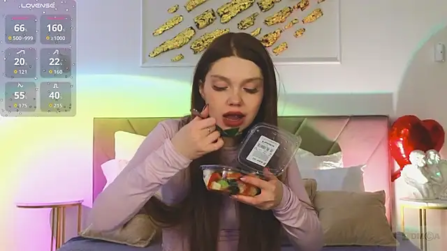 Nicole Broown  online show from 4, 3, 2026