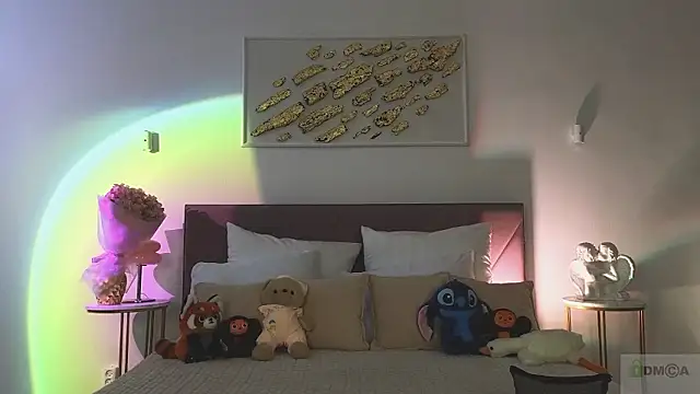 Nicole Broown  online show from 1, 2, 2026