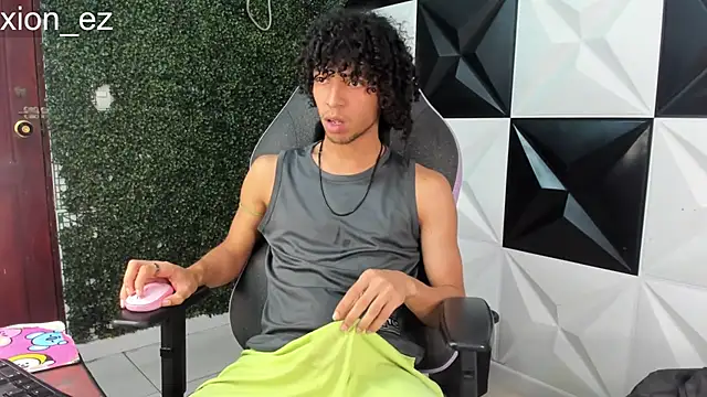Snapshot of xion_ez chatting on 9, 5, 2026 xion ez online show from 9, 5, 2026