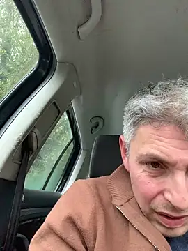 CerveniXXL online show from 17, 10, 2025