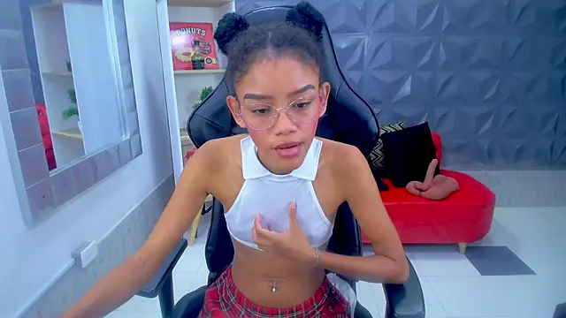 adisson petite1 online show from 26, 10, 2025