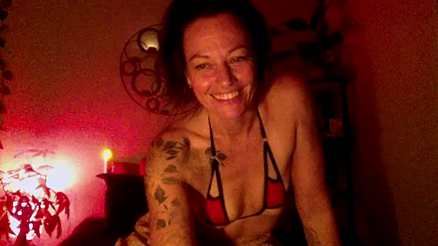 DesertLuxe online show from 18, 10, 2025