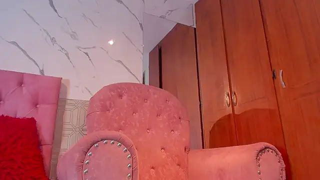 violett  rousee online show from 25, 11, 2025