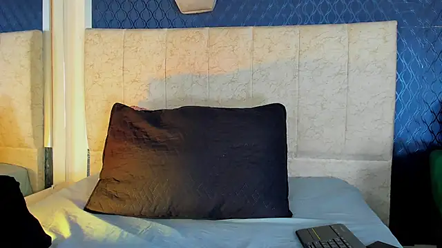 violett  rousee online show from 17, 10, 2025