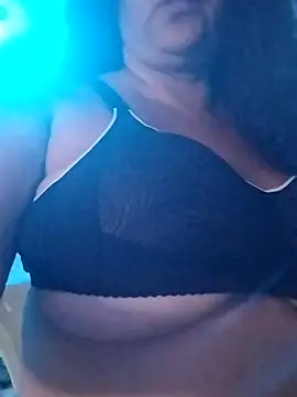 MEYBELLATINA online show from 23, 4, 2026