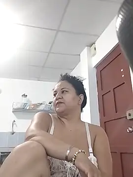 MEYBELLATINA online show from 13, 2, 2026