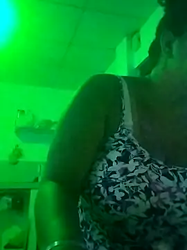 MEYBELLATINA online show from 4, 3, 2026