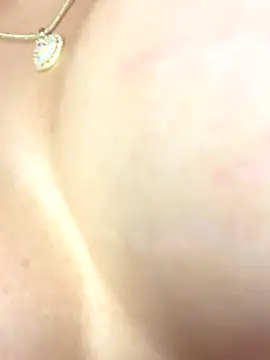 Mia Valmont online show from 14, 11, 2025