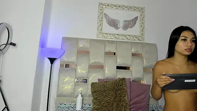 Nyra 18 online show from 27, 11, 2025