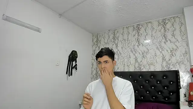 Aaron Foxxx online show from 7, 11, 2025