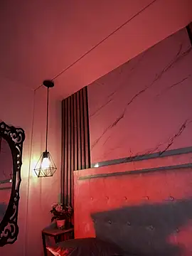 Honey noir online show from 14, 2, 2026