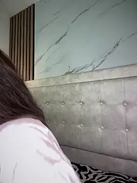 Honey noir online show from 5, 3, 2026