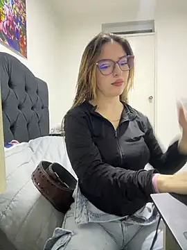 Isabeellaa  online show from 27, 6, 2026