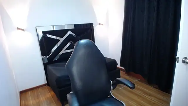 MarianaRojas  online show from 7, 1, 2026