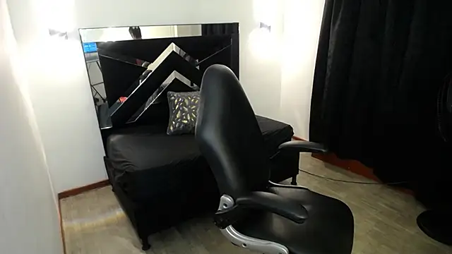 MarianaRojas  online show from 3, 2, 2026