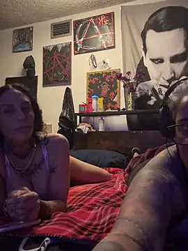 Snapshot of inkdmagz chatting on 13, 11, 2025 inkdmagz online show from 13, 11, 2025