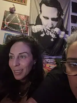 Snapshot of inkdmagz chatting on 16, 5, 2026 inkdmagz online show from 16, 5, 2026
