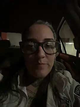 Snapshot of inkdmagz chatting on 17, 10, 2025 inkdmagz online show from 17, 10, 2025