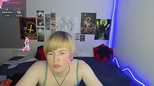 Cattie w  online show from 19, 12, 2025