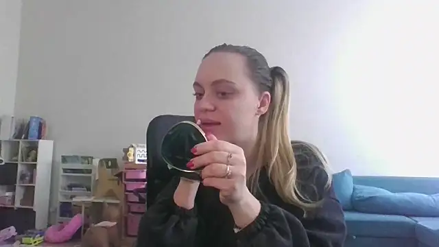 Cynoraye online show from 12, 2, 2026