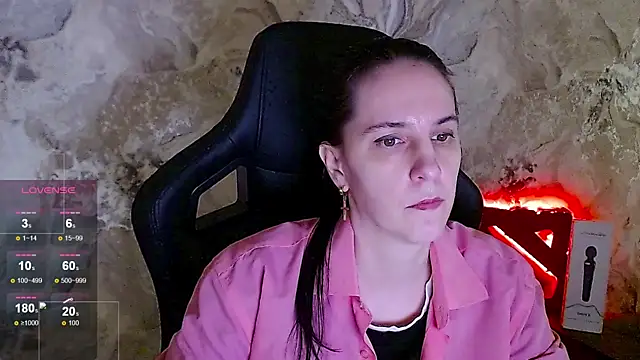 Snapshot of Irwi_Tomboy chatting on 1, 6, 2026 Irwi Tomboy online show from 1, 6, 2026