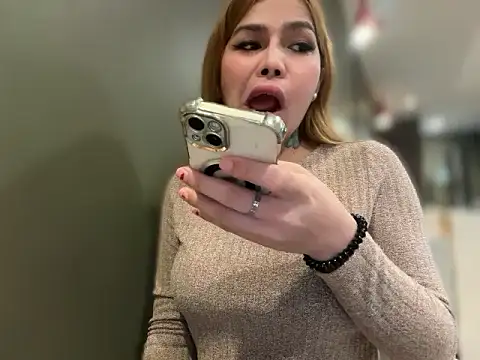 LaylaBurikat online show from 2, 10, 2025
