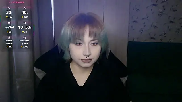 Snapshot of LeisaHopperstad chatting on 4, 5, 2026 LeisaHopperstad online show from 4, 5, 2026