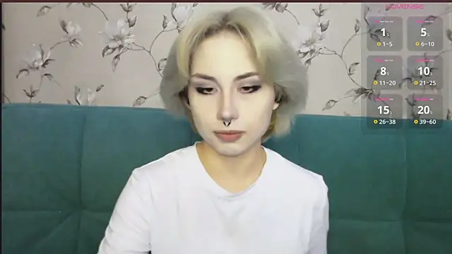 Snapshot of LeisaHopperstad chatting on 5, 7, 2026 LeisaHopperstad online show from 5, 7, 2026