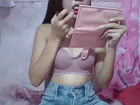 Snapshot of SweetPussie18x chatting on 28, 5, 2026 SweetPussie18x online show from 28, 5, 2026