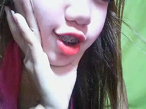 SweetPussie18x online show from 27, 9, 2025