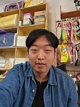 Snapshot of inkwon21 chatting on 13, 10, 2025 inkwon21 online show from 13, 10, 2025
