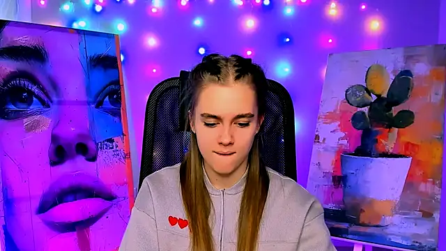 JuneWoods online show from 12, 2, 2026