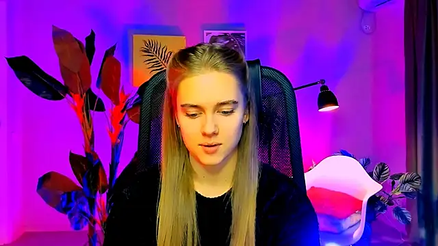 JuneWoods online show from 1, 12, 2025