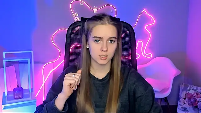 JuneWoods online show from 16, 2, 2026