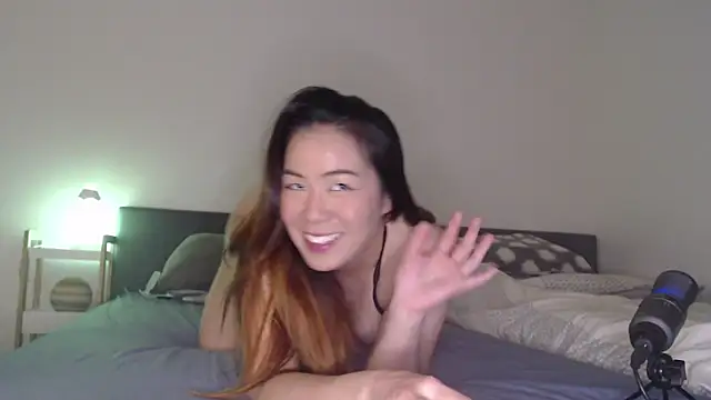 Snapshot of blueburrypie chatting on 14, 10, 2025 blueburrypie online show from 14, 10, 2025