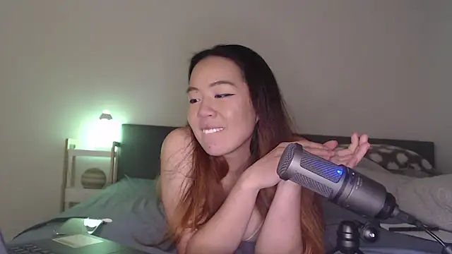 Snapshot of blueburrypie chatting on 15, 10, 2025 blueburrypie online show from 15, 10, 2025