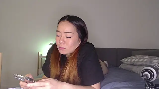 Snapshot of blueburrypie chatting on 24, 10, 2025 blueburrypie online show from 24, 10, 2025