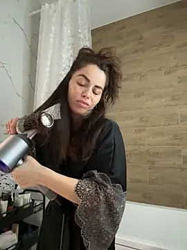 Brilliant-Dew-Kiss online show from 28, 9, 2025