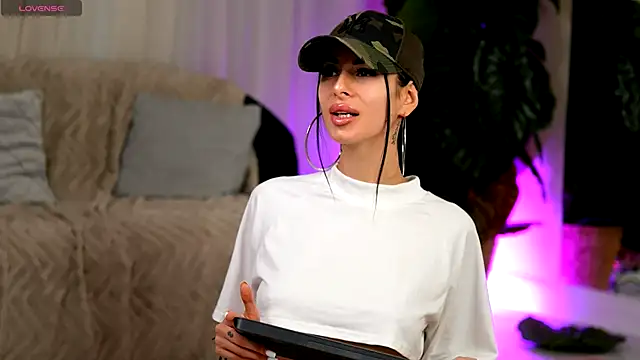 EvaAmanti online show from 9, 1, 2026