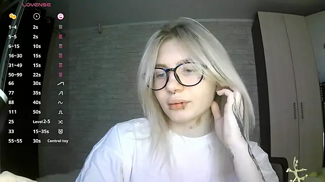 MernaGoggin online show from 26, 10, 2025