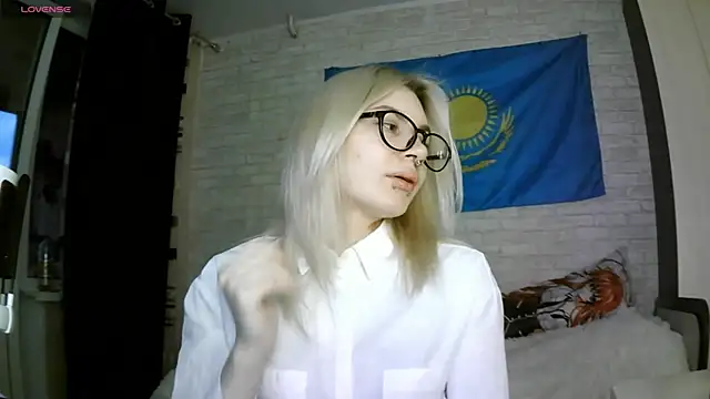 MernaGoggin online show from 3, 10, 2025