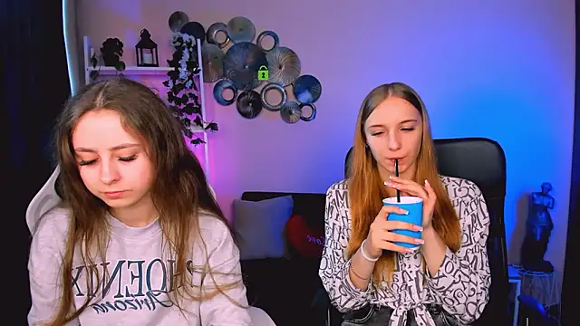 rebecca smile online show from 13, 3, 2026