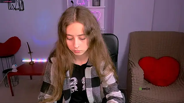 rebecca smile online show from 8, 11, 2025