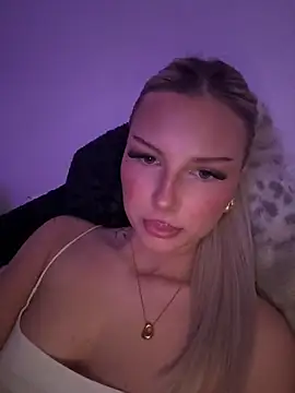 blondeeee online show from 14, 4, 2026