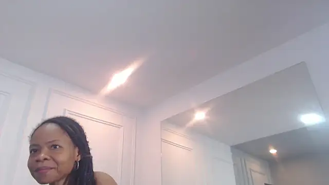 Snapshot of ChantalGarner chatting on 18, 11, 2025 ChantalGarner online show from 18, 11, 2025