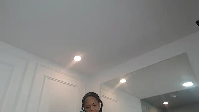 Snapshot of ChantalGarner chatting on 8, 11, 2025 ChantalGarner online show from 8, 11, 2025