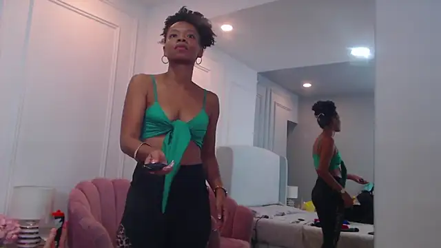 Snapshot of ChantalGarner chatting on 22, 10, 2025 ChantalGarner online show from 22, 10, 2025