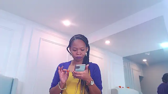 Snapshot of ChantalGarner chatting on 7, 11, 2025 ChantalGarner online show from 7, 11, 2025