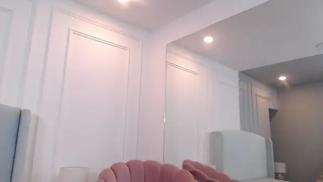 Snapshot of ChantalGarner chatting on 8, 10, 2025 ChantalGarner online show from 8, 10, 2025