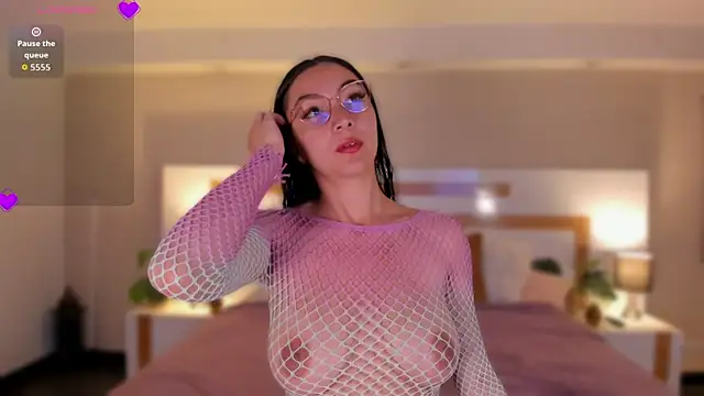 Violeta dh online show from 13, 4, 2026